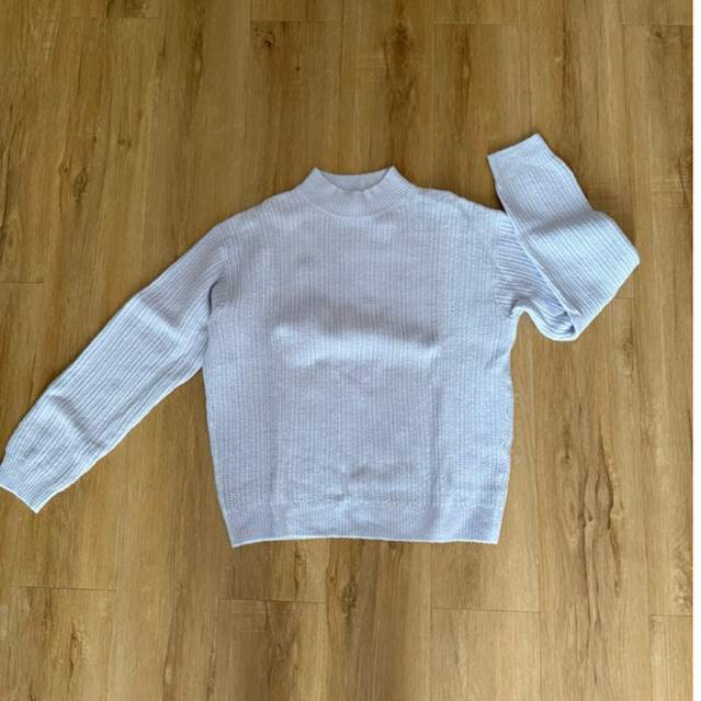 PRELOVED Uniqlo Sweatshirt
