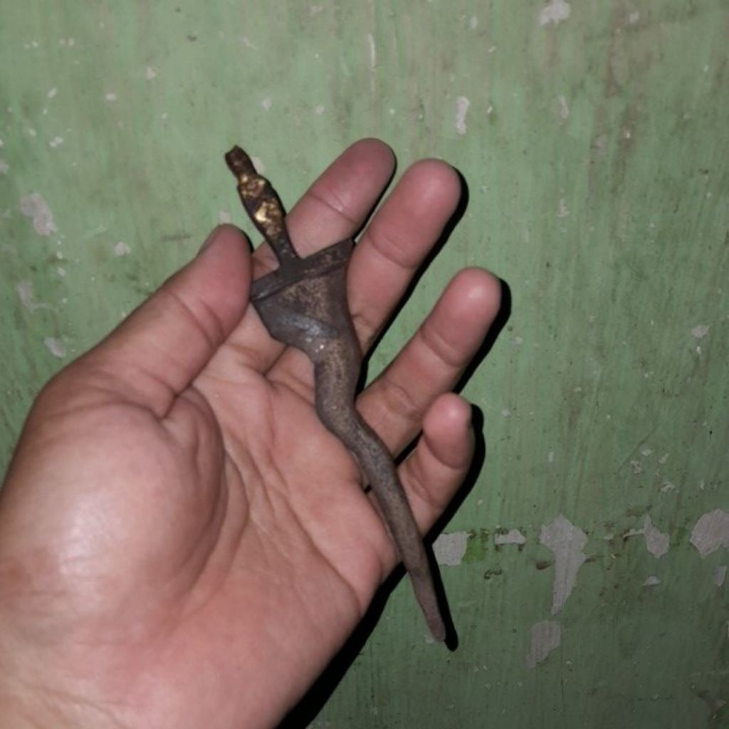 keris putut sajen kinatah