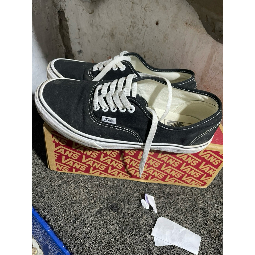 Sepatu vans autentic