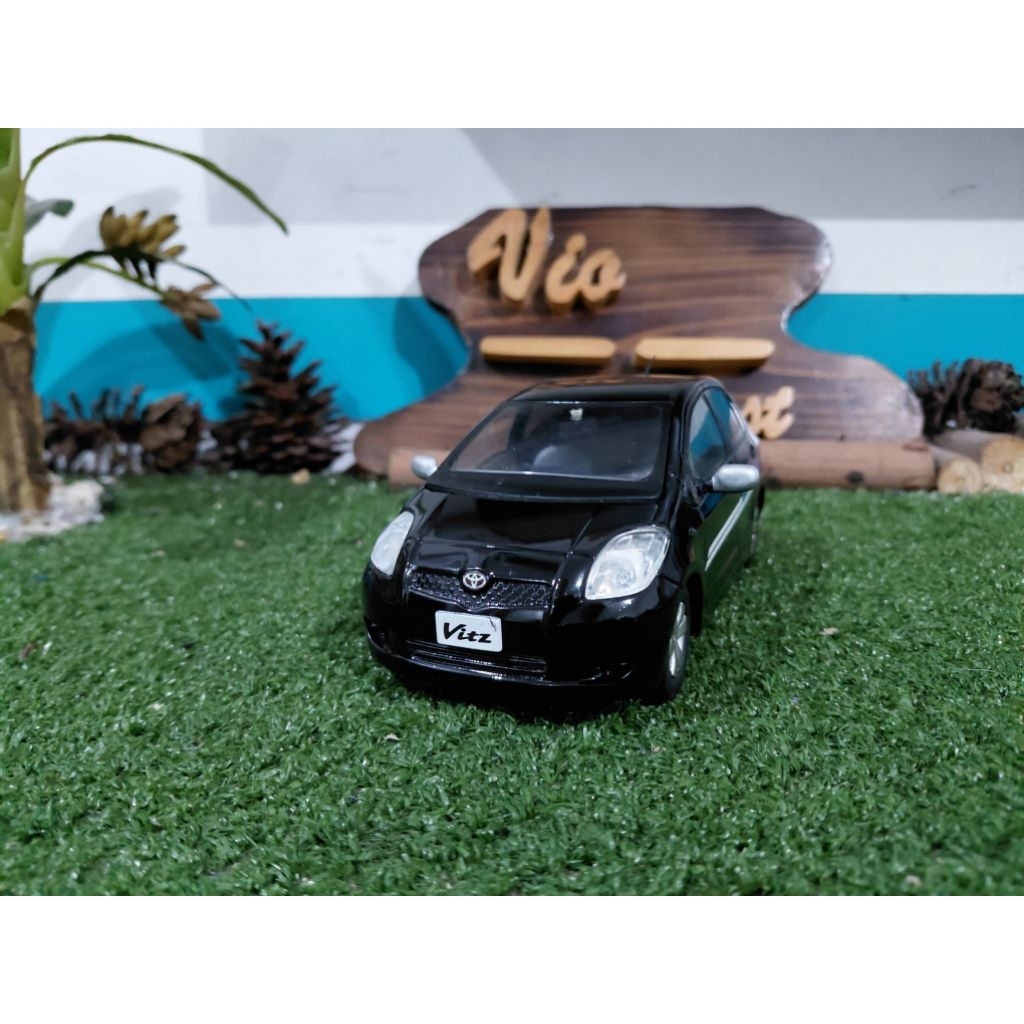 Diecast Miniatur Toyota Yaris skala 1:24
