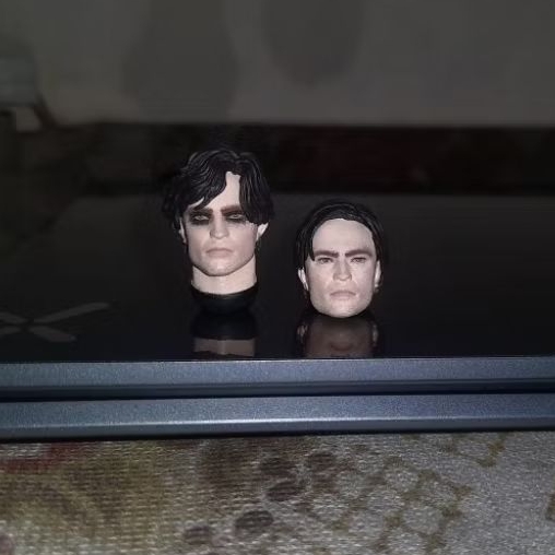 hs mafex unmask the batman (robert pattison)