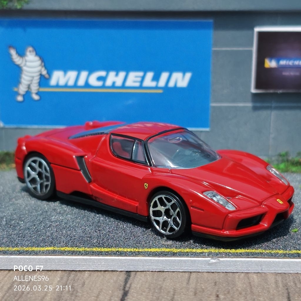 Tomica Premium Ferrari Enzo