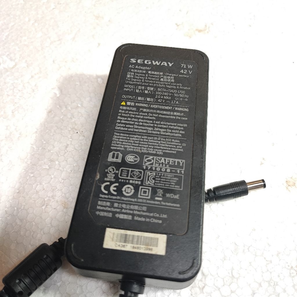 Adaptor sepeda listrik SEGWAY BCTA-71420-1700  42VDC 1,7A Jack 5,5mm Lubang besar