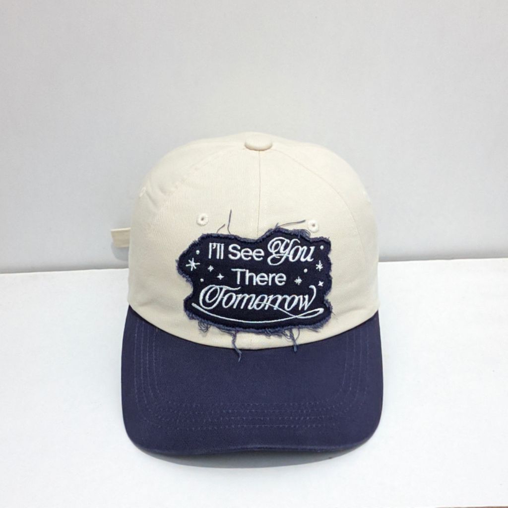 Topi Merchandise Tomorrow X Together