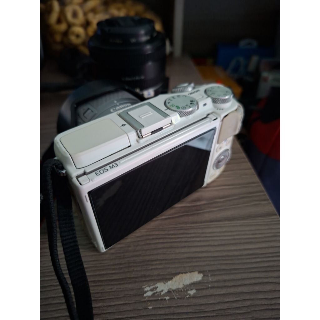 Canon mirorless m3 kit dan lensa fix 50mm stm ( paketan )