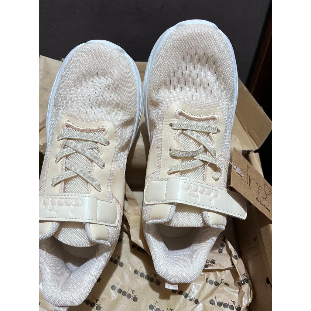 Sepatu Diadora Baru Size 35