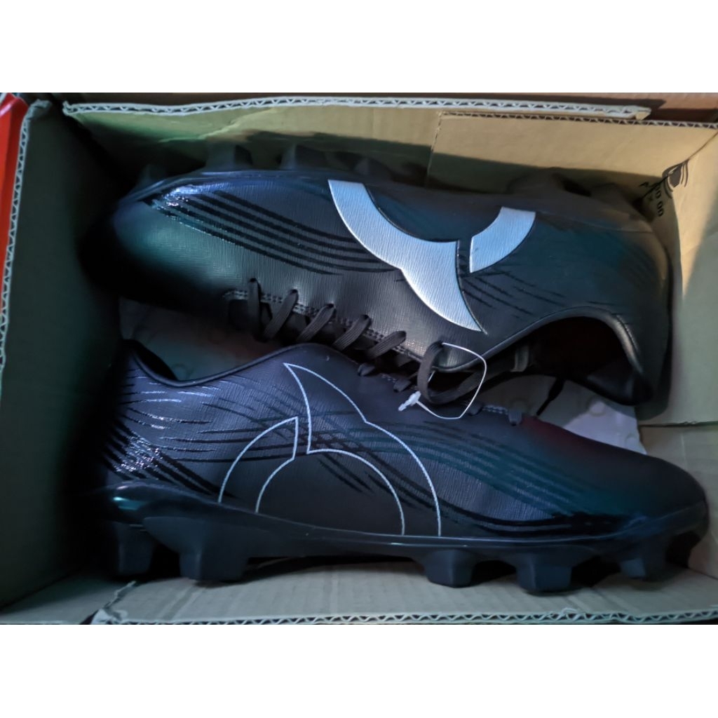 sepatu bola ortuseight size 44 45