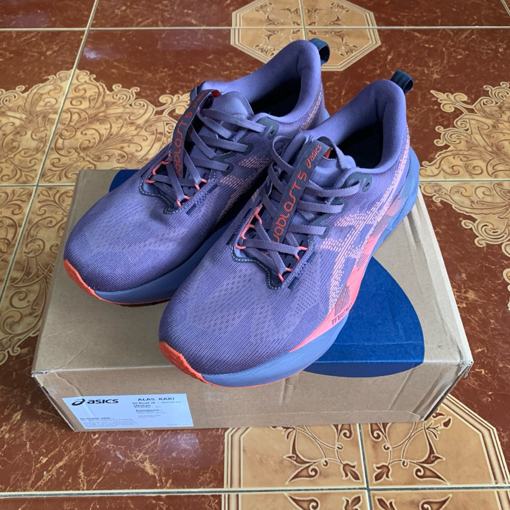 ASICS Novablast 5 Second Preloved