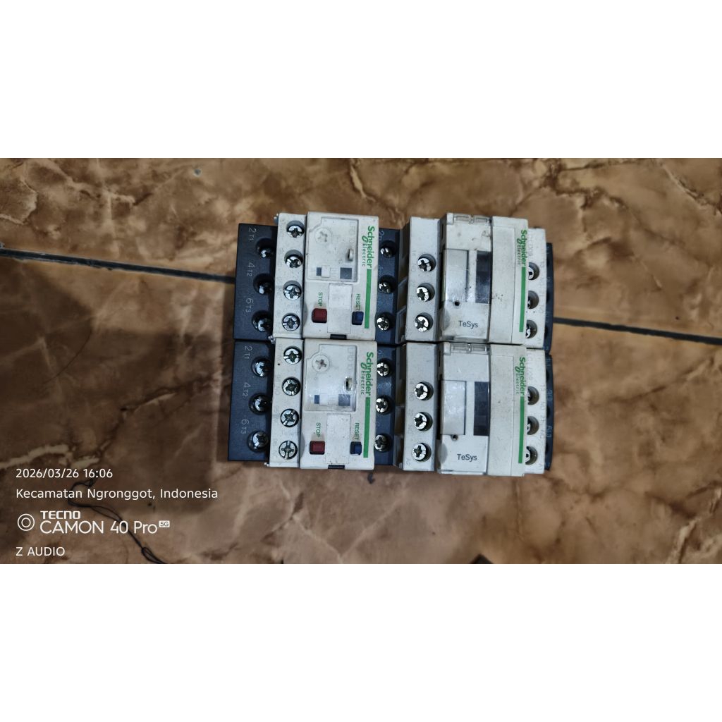 kontaktor bekas merek Schneider 25 amper