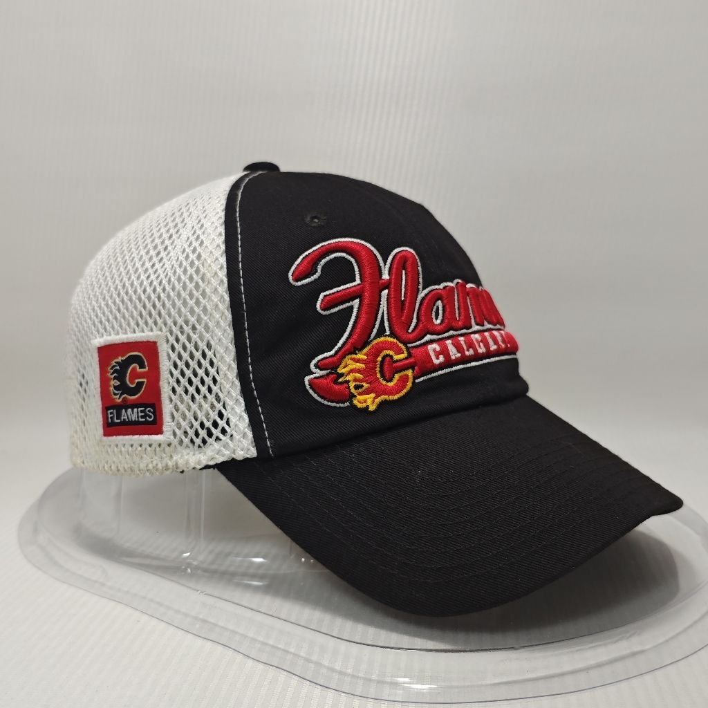 Topi Reebok NHL Calgary Flames Trucker Hitam Putih Original Hockey Cap