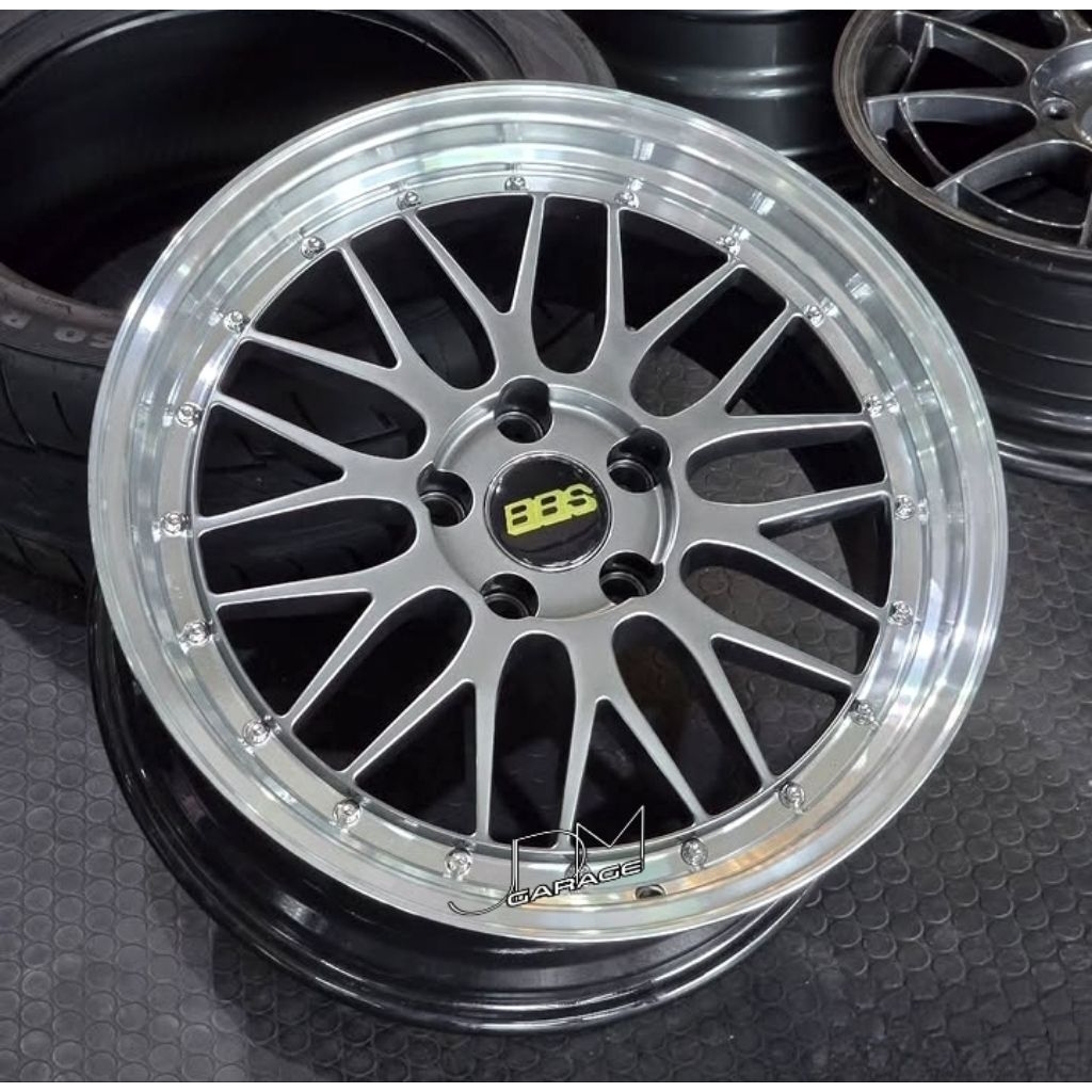 velg bbs lm flow forming r18 lebar 8 pcd 5x114 et 40 velg mobil ring 18 pnp velg mobil Innova reborn