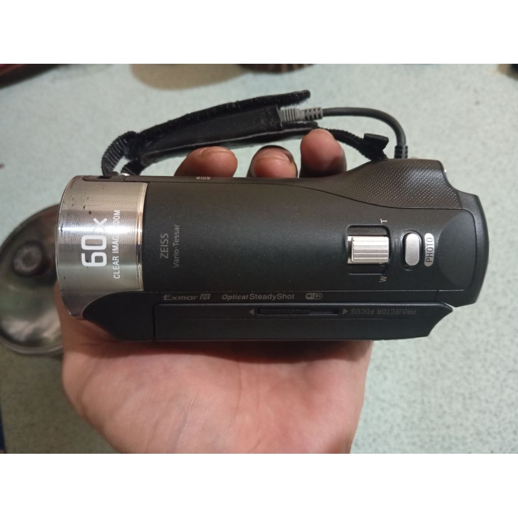 Sony handycam PJ410