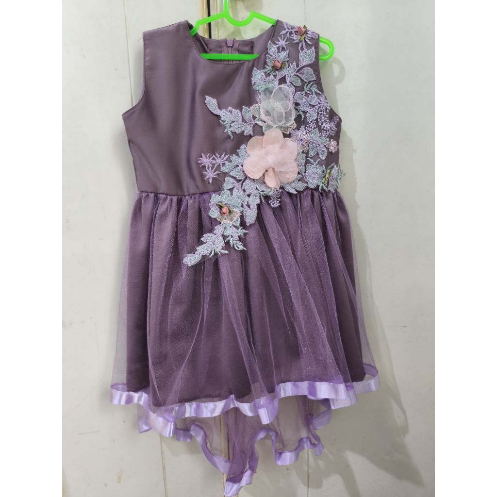 (PreLoved) Baju Anak Dress Pesta Perempuan size 5 Warna Ungu lilac