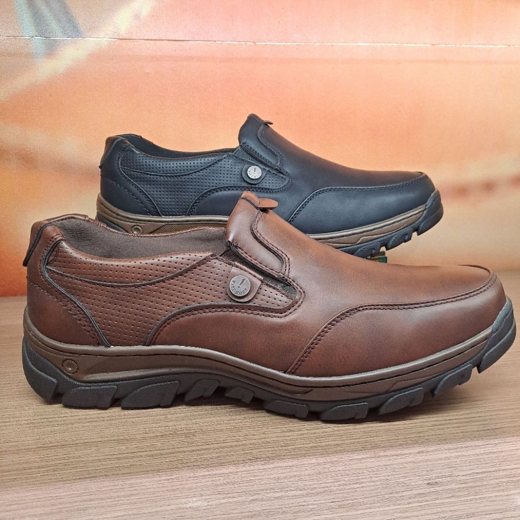 Watchout sepatu casual pria