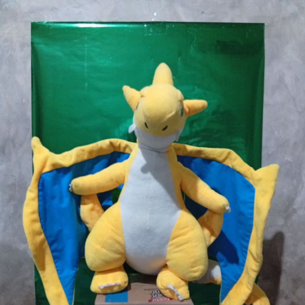 boneka pl charizard y,besar.