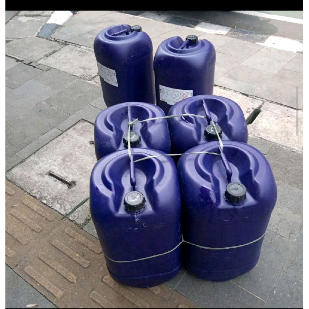 Jerigen Sintas Bekas 35 Liter - Kapasitas Besar, Model Kotak, Warna Menarik