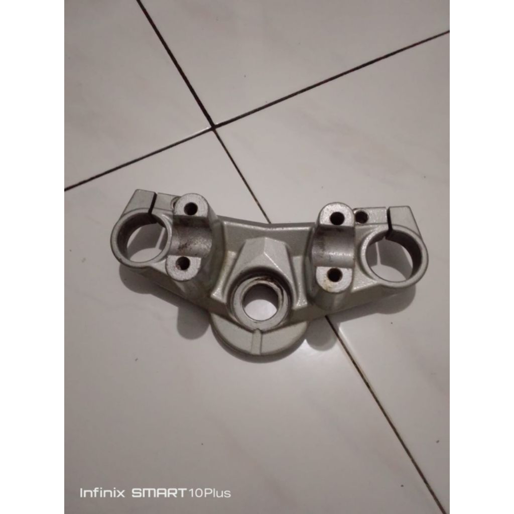 segitiga dudukan stang Vixion new ORI copotan