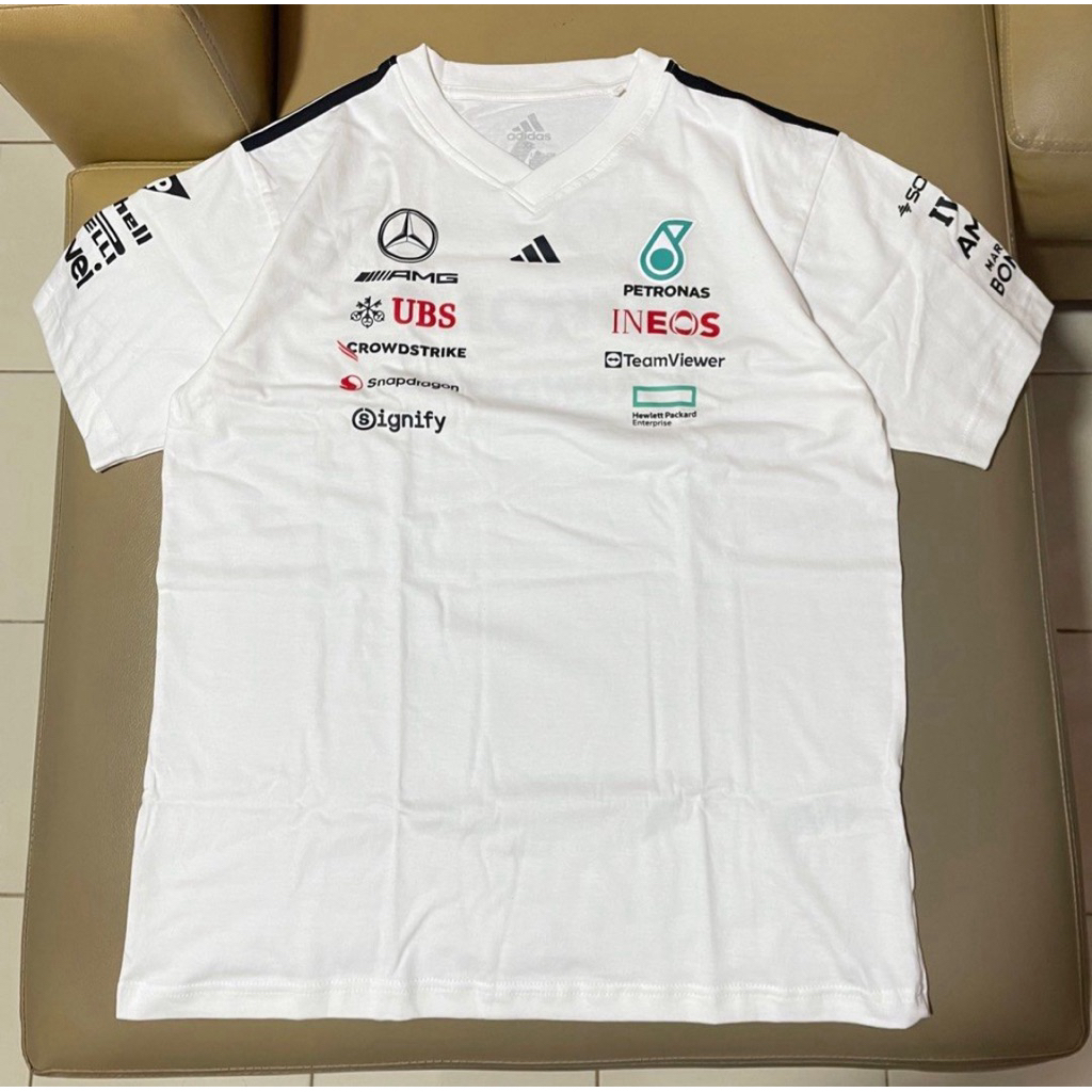 Kaos Mercedes AMG Petronas adidas F1 2025