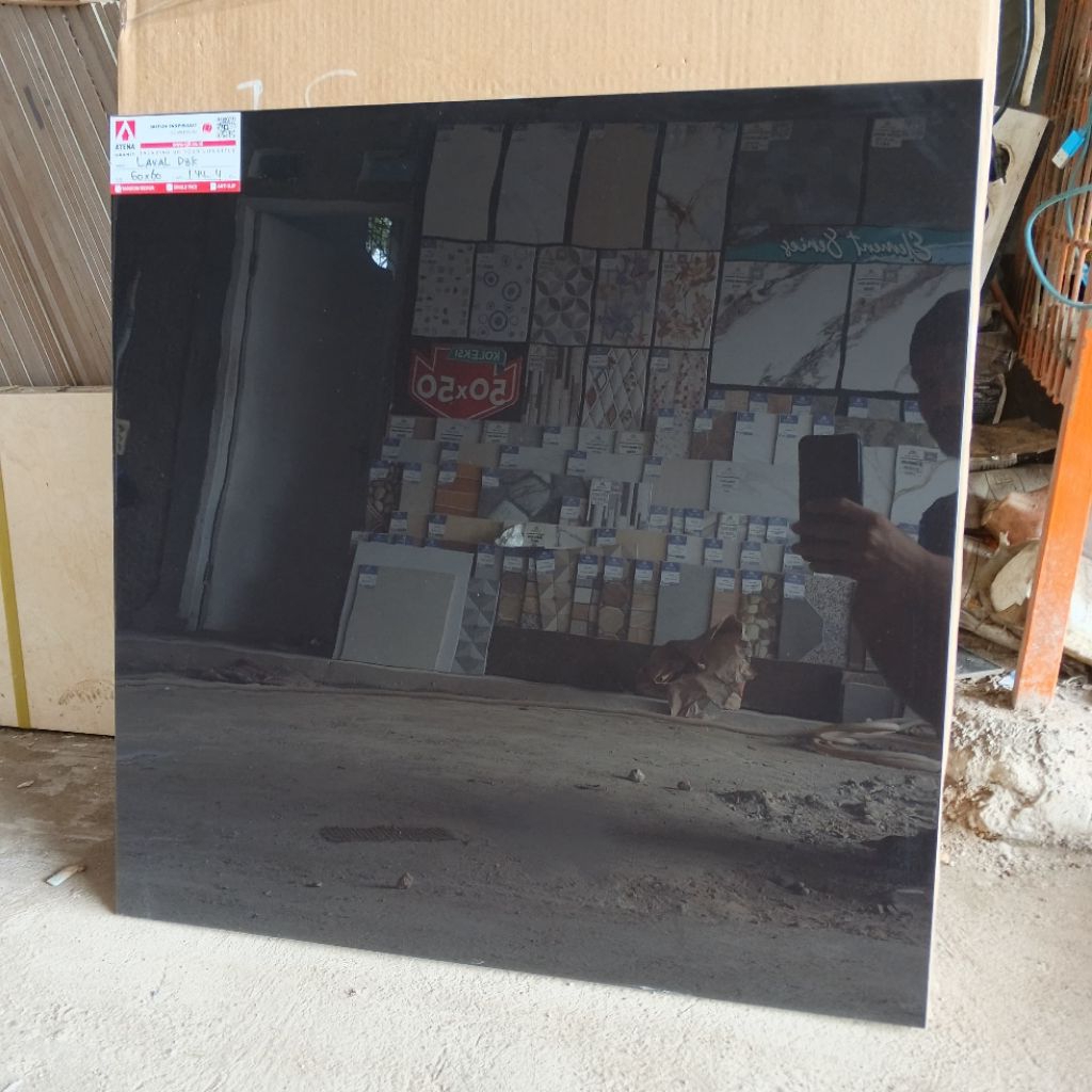 GRANIT GLOSY SIZE 60x60 BLACK