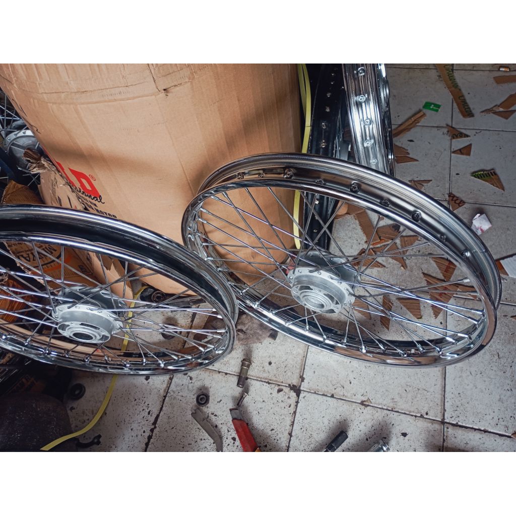 velg pelek ring 19 all motor siap pasang DEPAN SAJA trombol ori+ jari-jari ori+stell siap tempur