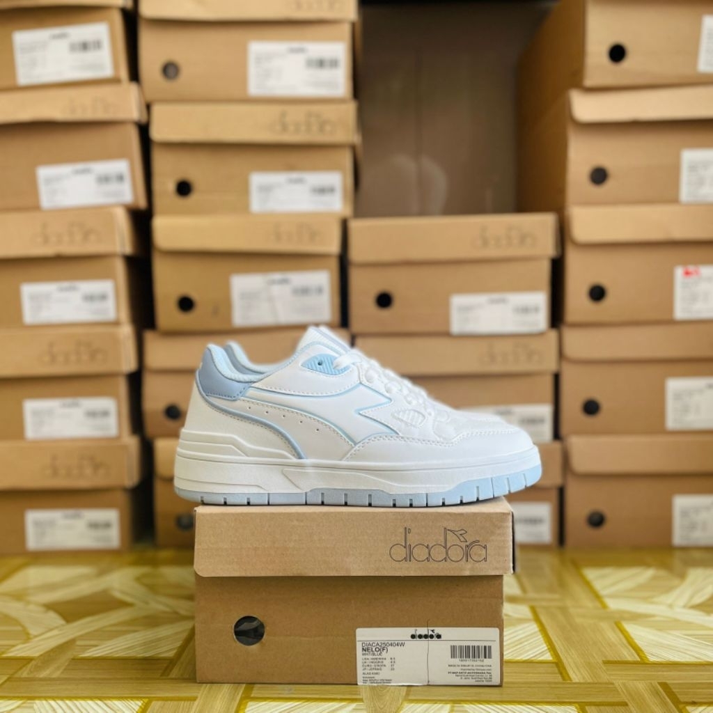 DIADORA NELO (F) WHITE/BLUE ORIGINAL SALE