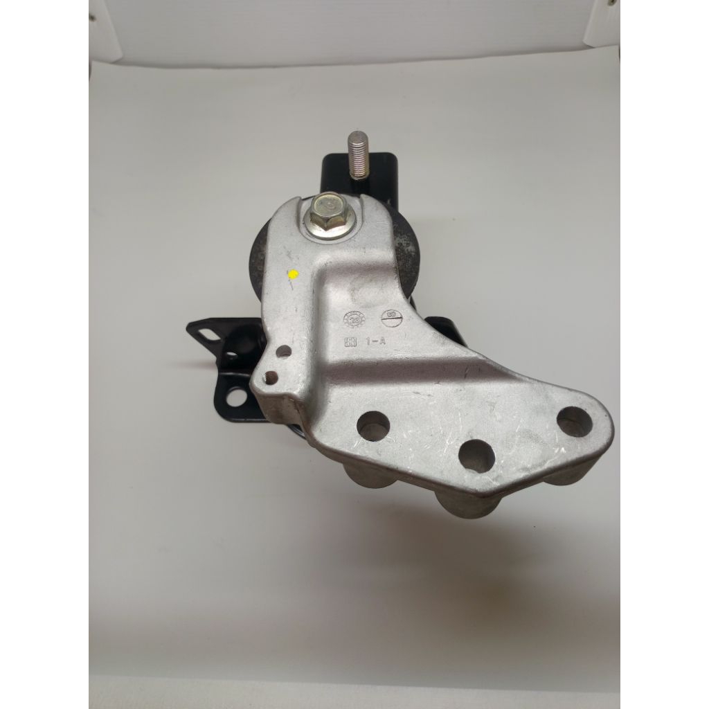 engine mounting kanan Ertiga original