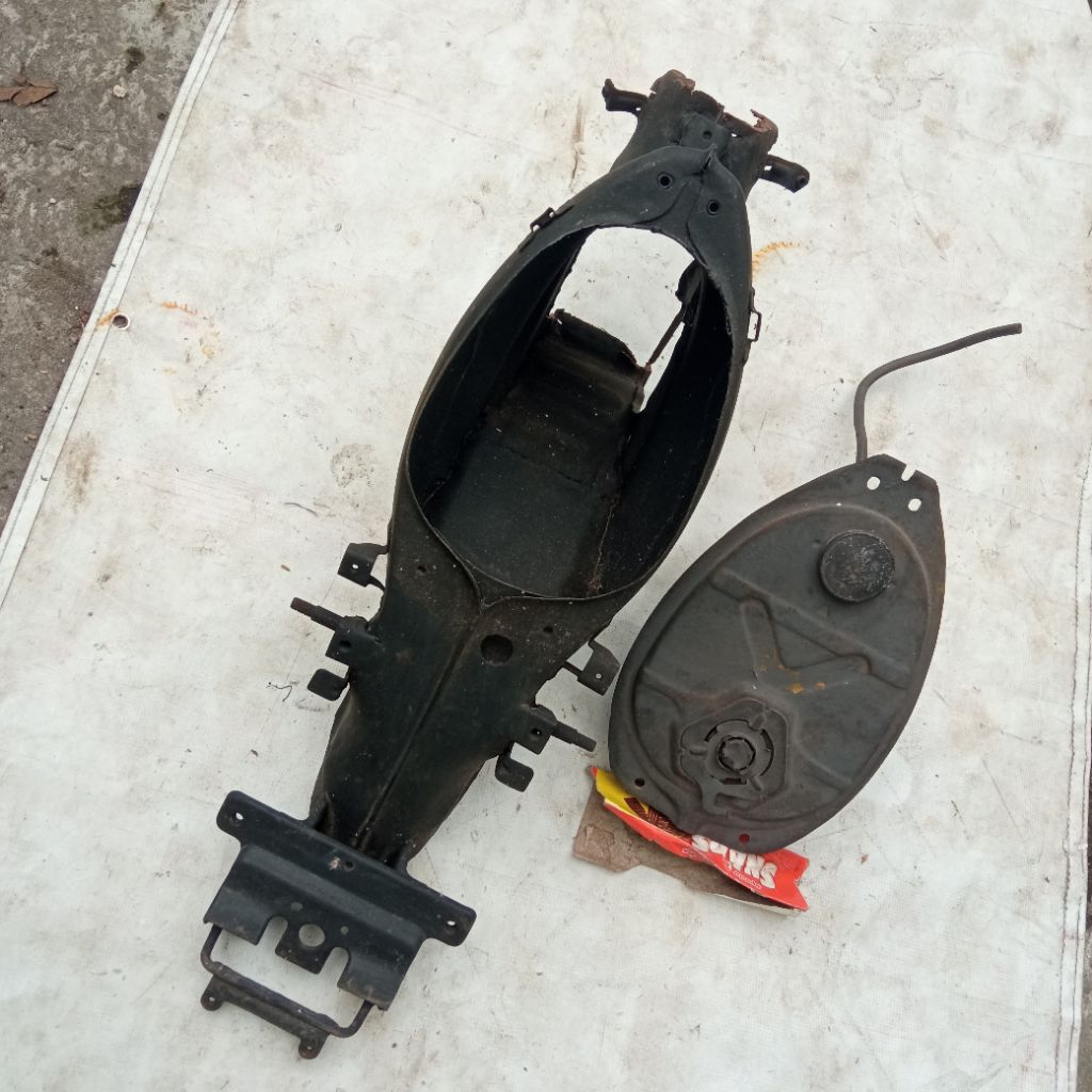 rangka belakang tangki Honda Astrea grand sabit impressa legenda original restorasi epoxy hitam