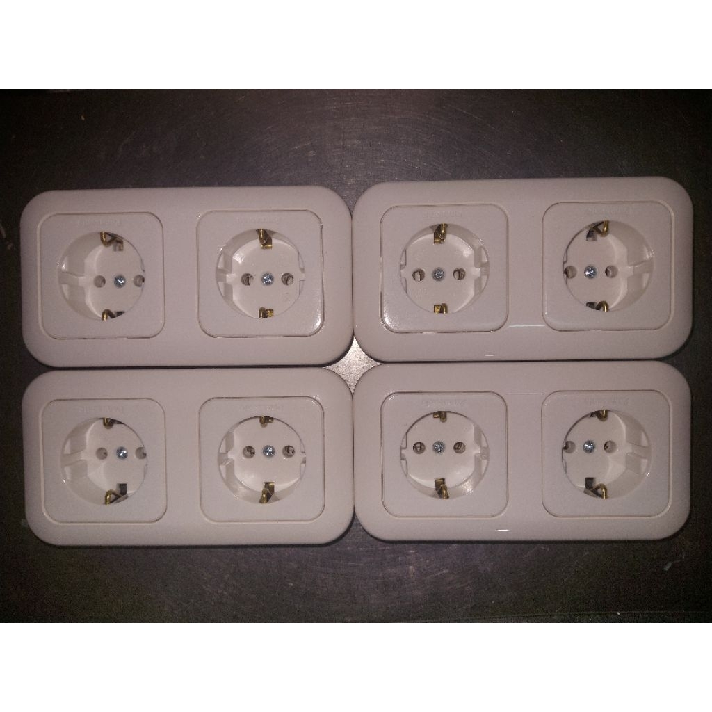 Stop Kontak Panasonic 2 Lubang Arde / Stop Kontak Dinding Double Grounding Original