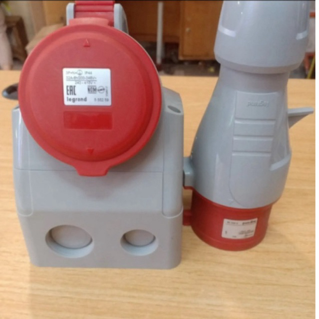 Surface Mounting LEGRAND 5P 32A SET LEGRAND