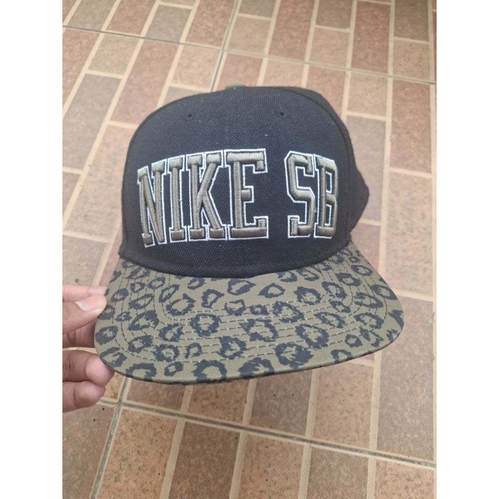 Topi Nike SB