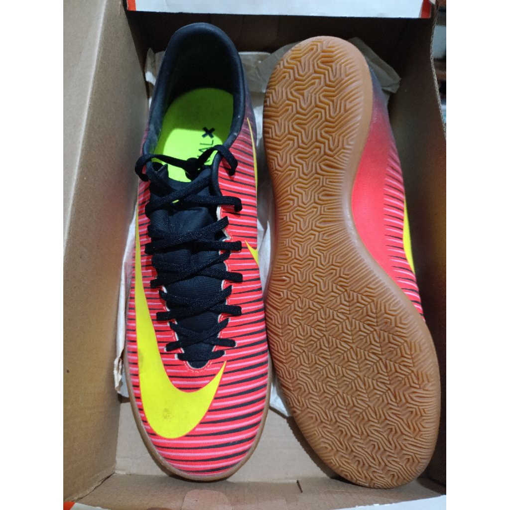 Sepatu futsal nike mercurial original size 43