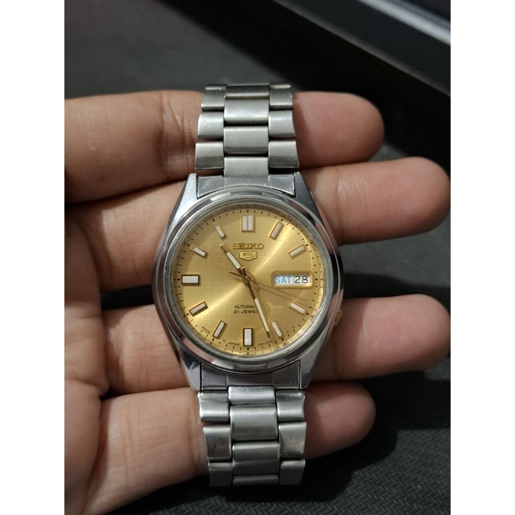 seiko 5 dial gold kotak