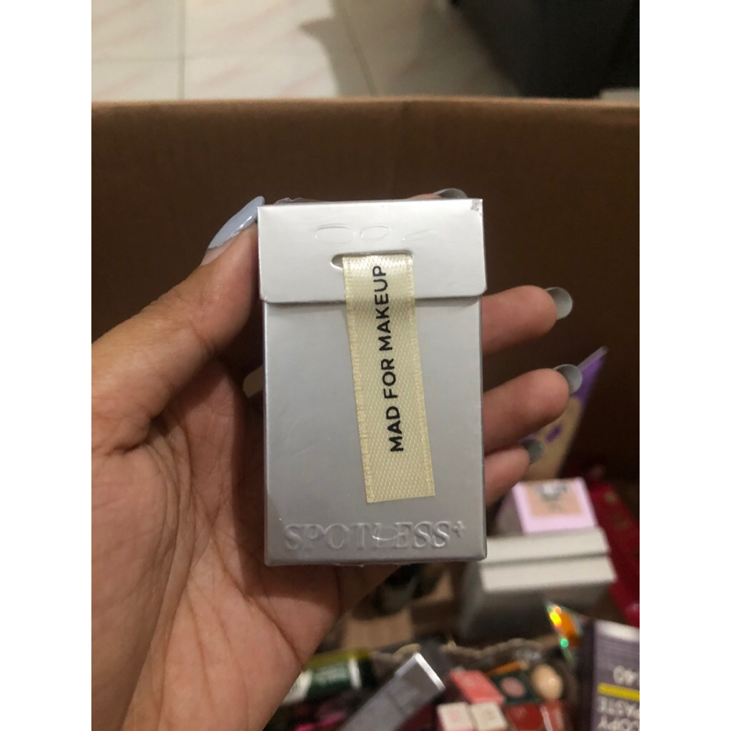 MAD FOR MAKEUP Spotless Acne Concealer