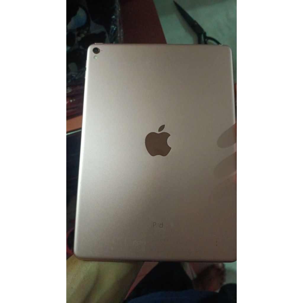 handphone Ipad pro. 9.7 inci 32gb hidup minus lcd