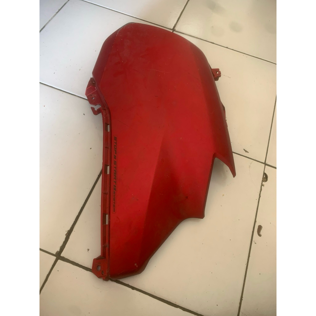 body cowling atau sayap samping bagian depan nmax