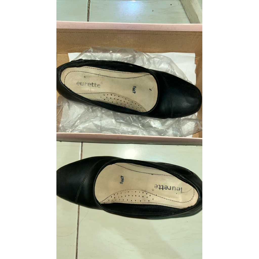 Preloved sepatu hak 5cm Fleurette