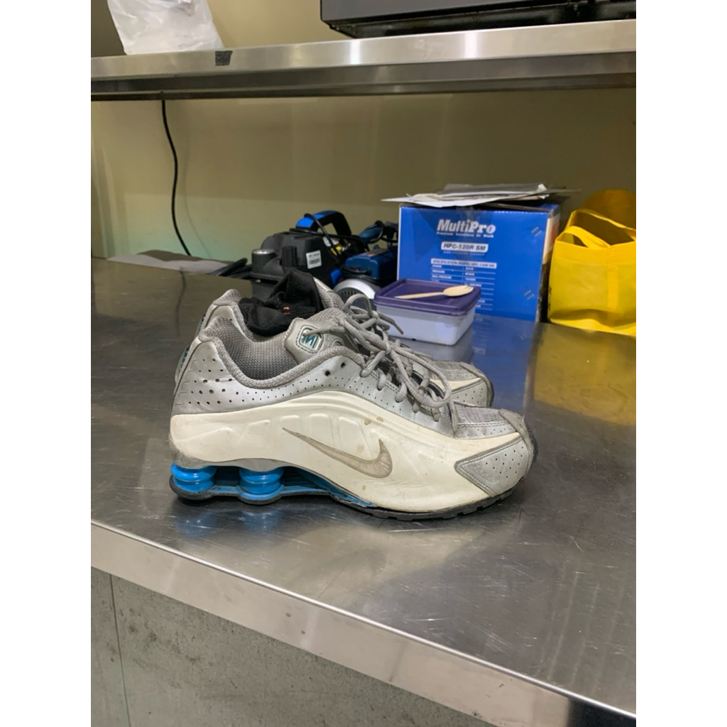 nike shox R4