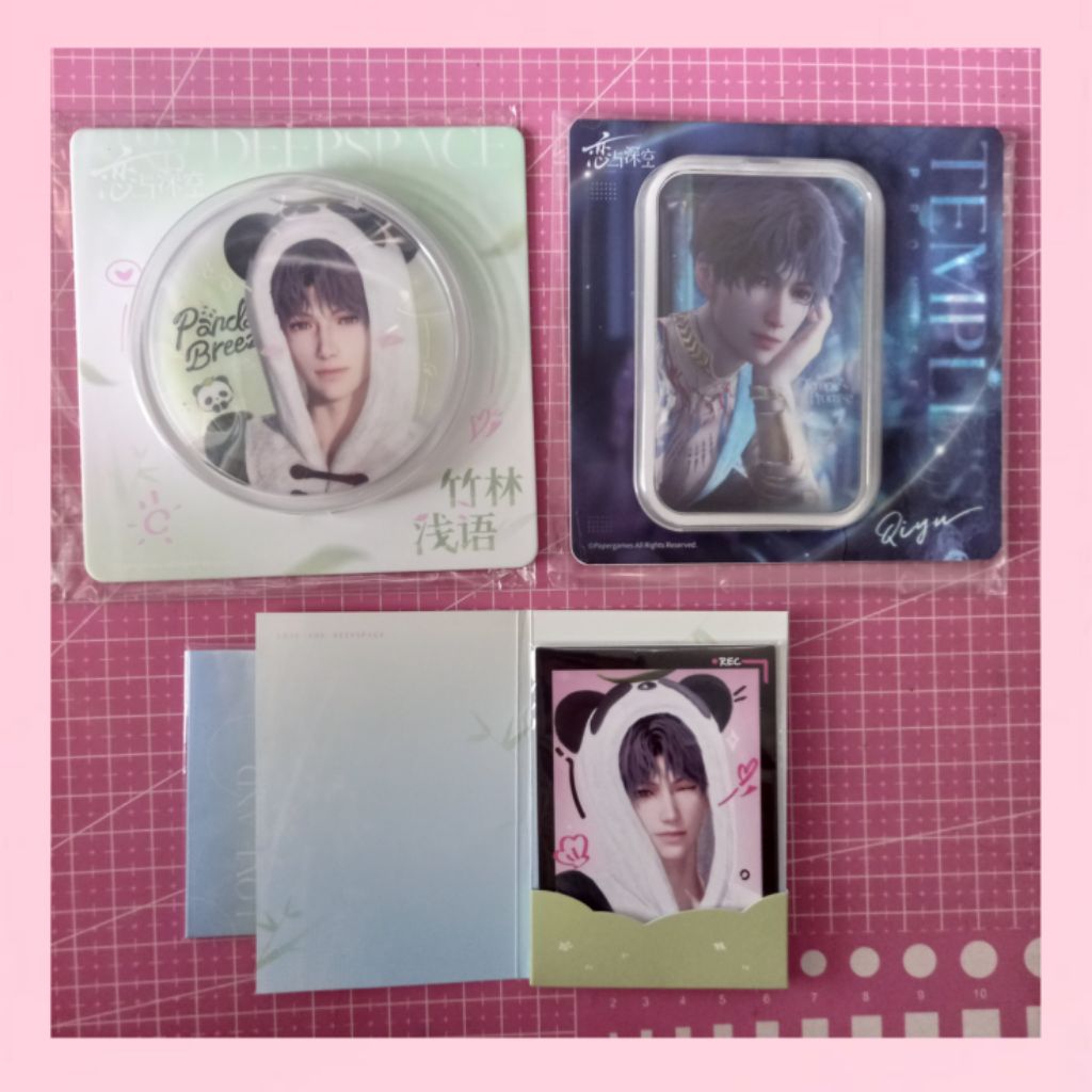 Badge Polaroid Official Rafayel Love and Deepspace