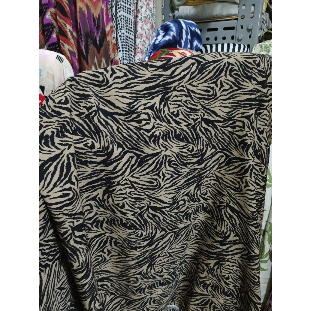 KAIN BAHAN CREPE METERAN PREMIUM MOTIF LORENG ZEBRA LQB