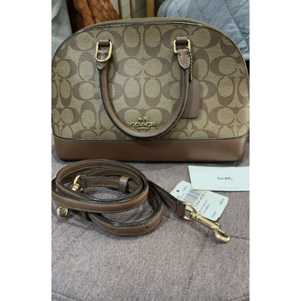 Coach mini siera