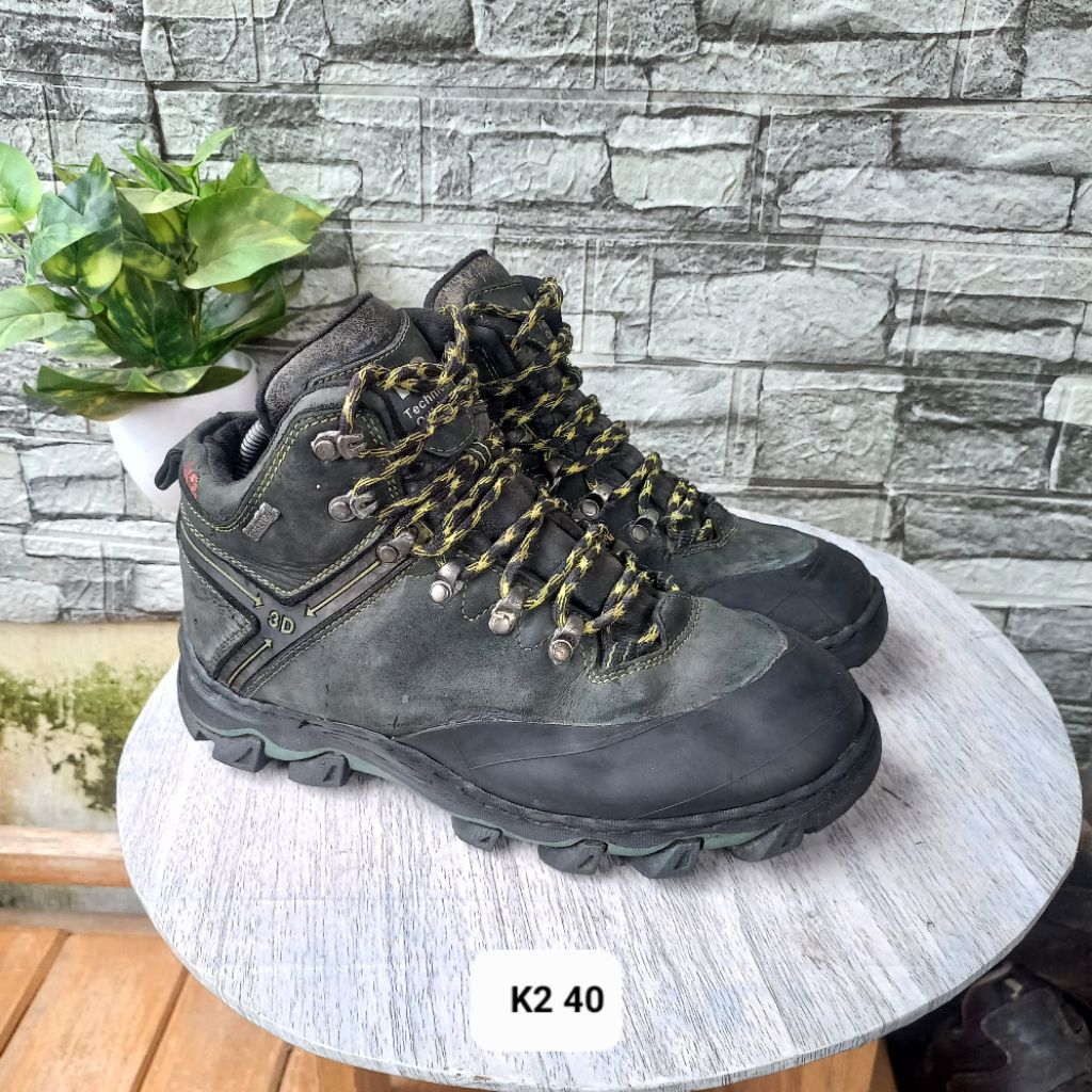 Sepatu second Hiking/gunung merk K2 size40 insol25,5cm