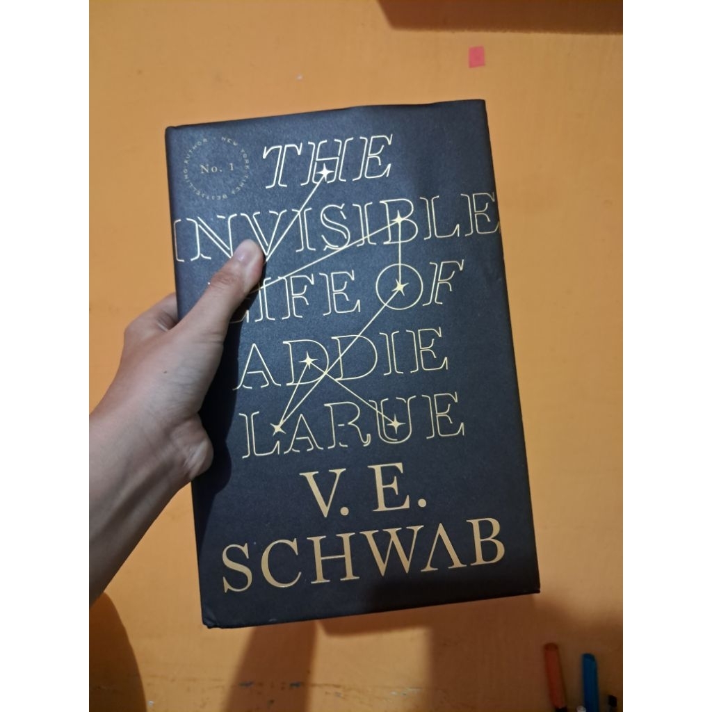 [Preloved] The Invisible Life of Addie Larue - V.E. Schwab