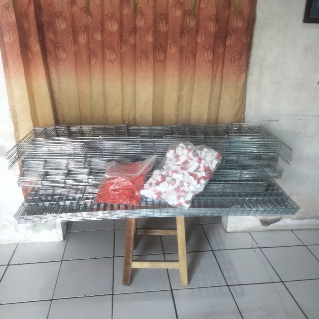 paket kandang ayam petelur pintu 4.  10 set untuk 80 ekor ayam