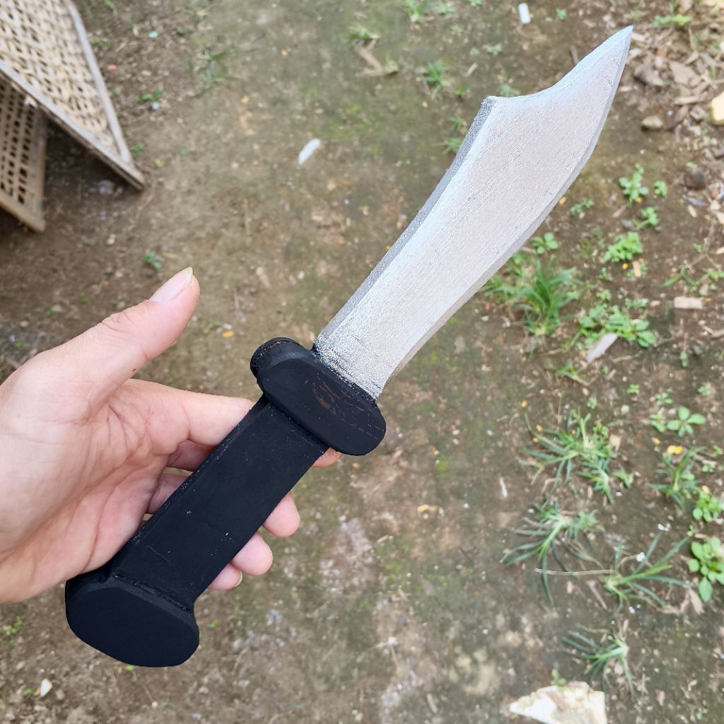 pisau belati kayu peraga latihan silat beladiri