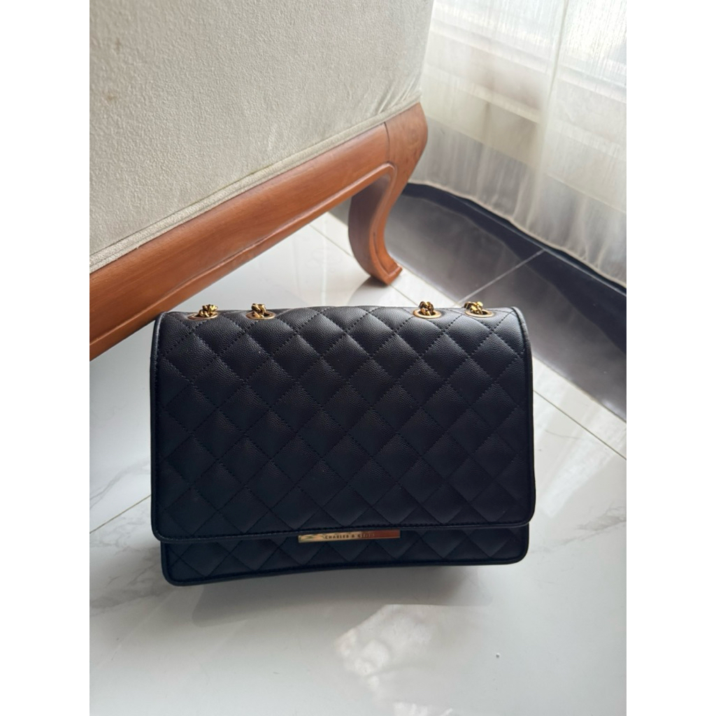 PRELOVED TAS CHARLES & KEITH