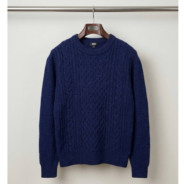 Sweater Uniqlo Cableknit Rajut Full Kepang Navy