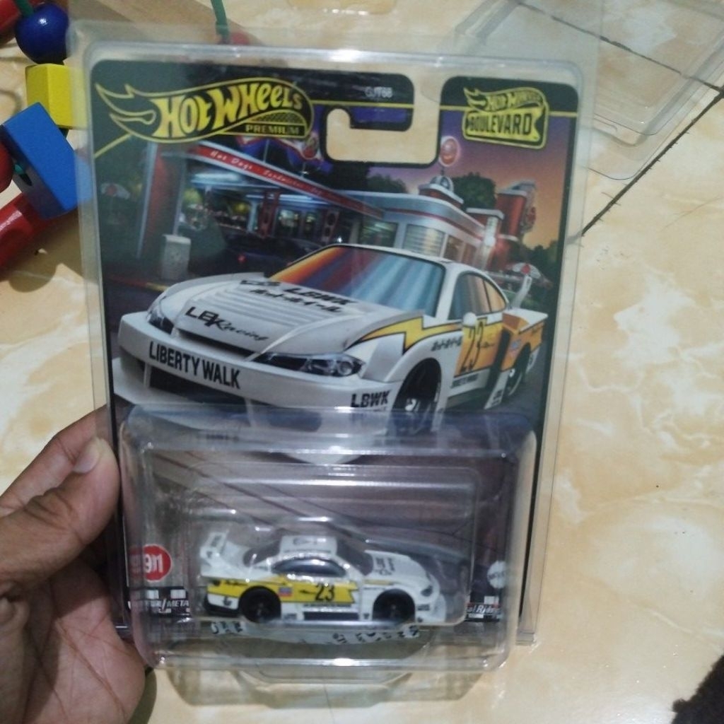 Hotwheels s15 lbwk putih