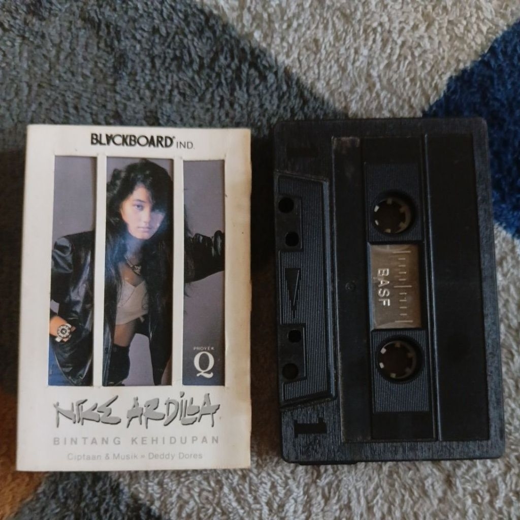 kaset pita Nike Ardila album Bintang Kehidupan