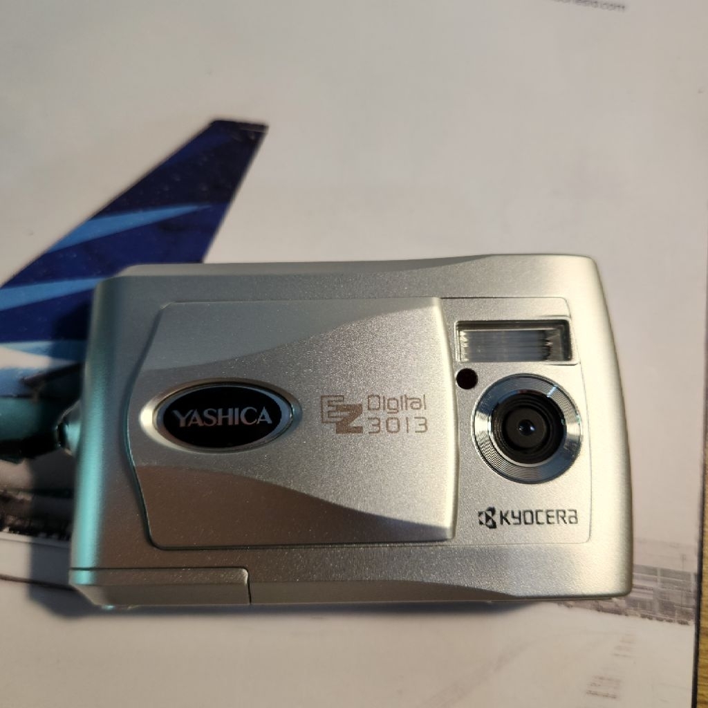 Kamera Digital Yashica Kyocera EZ3013