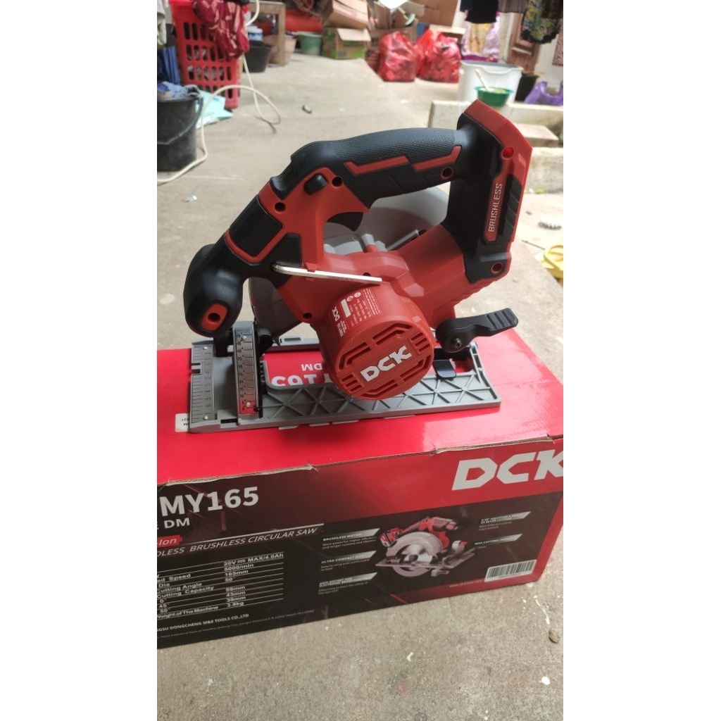 DCK circular saw KDMY 165 Unit only,bekas berkualitas 95% mulus seperti baru.